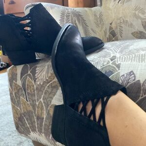 COPY - Born size 11 black suede ankle boots. Kept in box. Super cute!